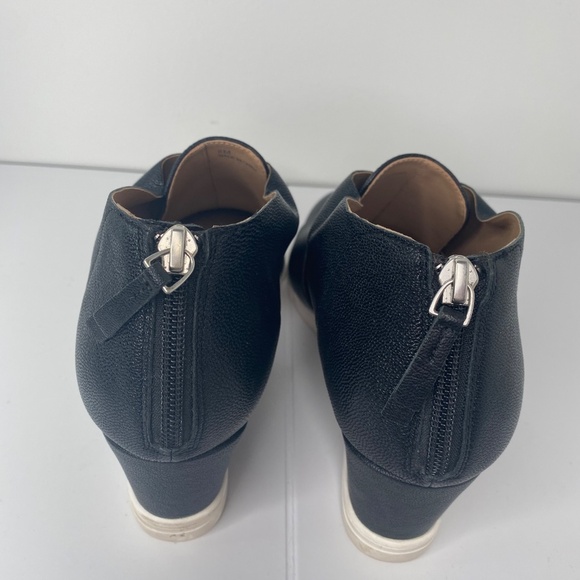 Paola Black/White Shows - Picture 5 of 15